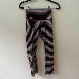 Lululemon Athletica Women's Wunder Under Crop High Rise Cropped Purple Striped L
